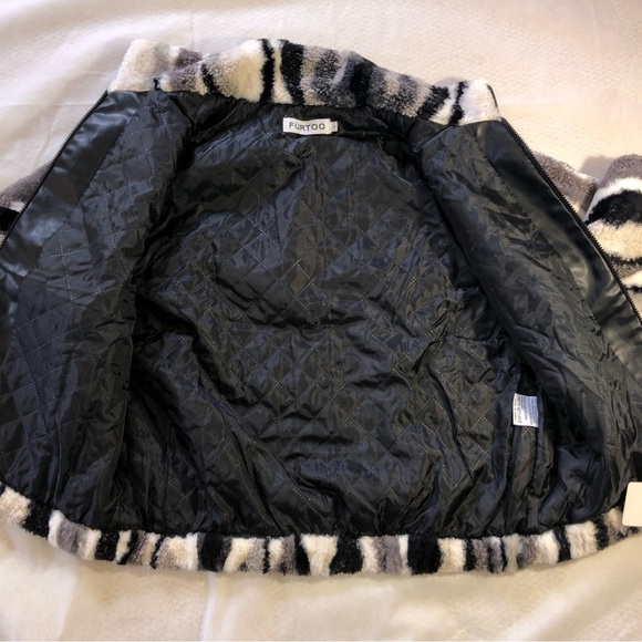 BNWT - FURTOO Winter Faux Fur Coat Womens Size L - Picture 10 of 11